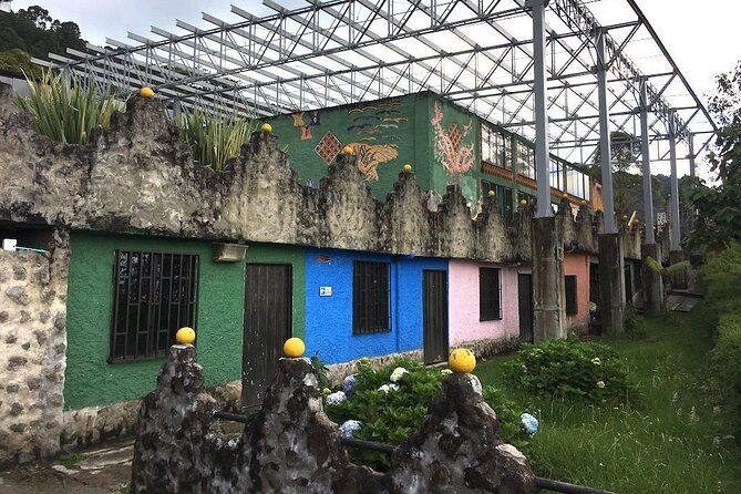 pablo-escobar-half-day-tour-violent-times-and-the-new-medellin