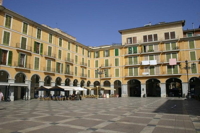 palma-de-mallorca-3-hour-highlights-and-tapas-tasting-bike-tour
