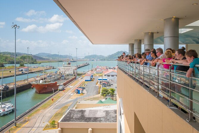 panama-canal-city-shopping-half-daytour