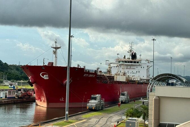 panama-canal-tour-miraflores-locks-and-canal-zone