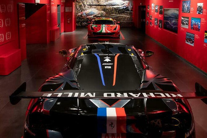 panoramic-tour-of-the-fiorano-track-with-entrance-to-the-ferrari-museum