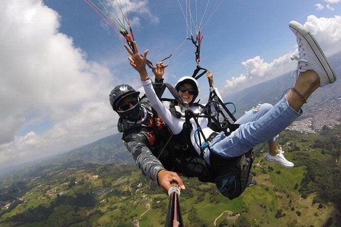 paragliding-tour-with-photos-videos-and-full-transportation