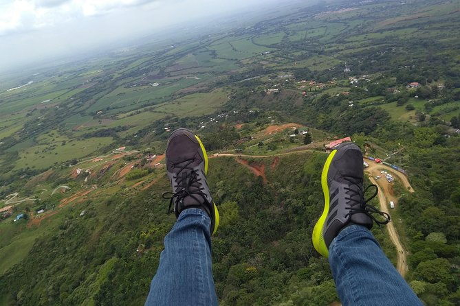 paragliding-wine-tasting-hacienda-el-paraiso-saint-helena