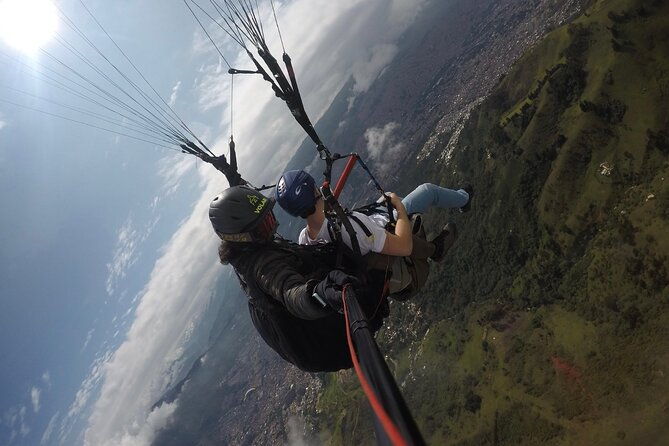 paragliding-with-xplore-colombia