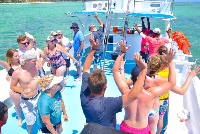party-boat-in-catamaran-with-open-bar-snorkeling-2
