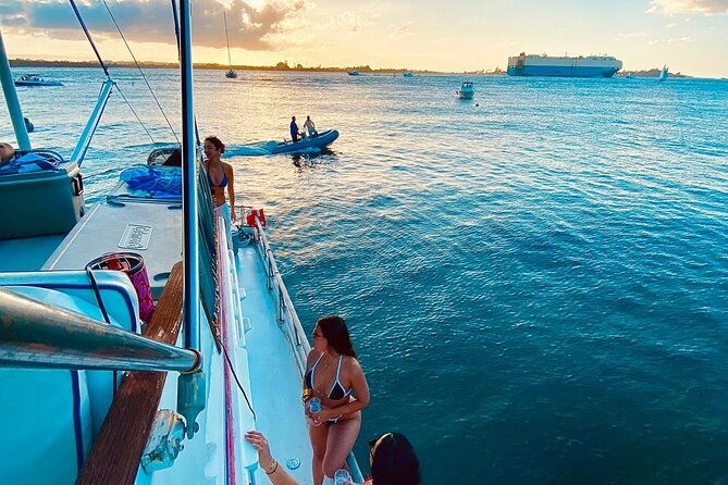 party-boat-san-at-san-juan-bay-day-cruise-with-drink-and-snacks