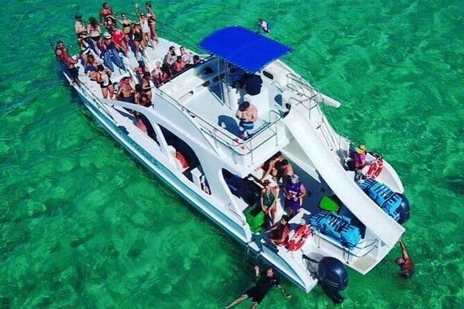 party-boat-with-snorkeling-and-open-bar-in-punta-cana