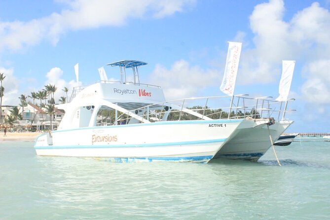 party-boat-with-snorkeling-sand-bar-and-open-bar-in-bavaro-beach