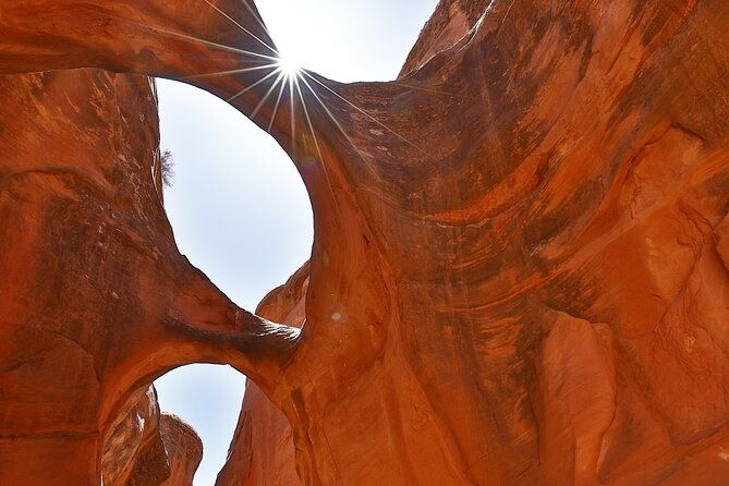 peekaboo-spooky-and-dry-fork-slot-canyon-tour