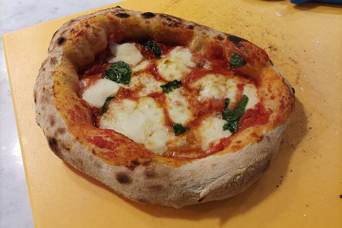 pizza-chocolate-tiramisu-and-wine-tasting-in-milan
