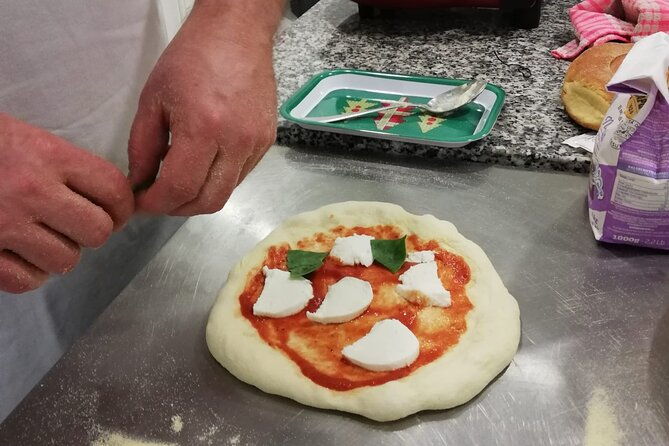 pizza-course-in-catania-with-show-cooking-cannolo