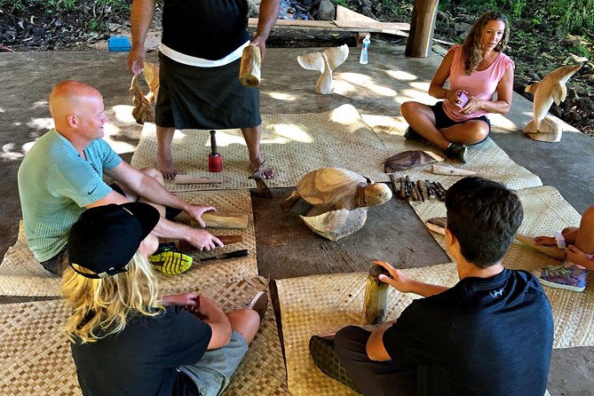 polynesian-cultural-carving-experience-in-holualoa