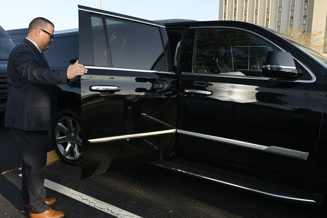 port-canaveral-luxury-suv-to-orlando-airport-mco-and-hotels