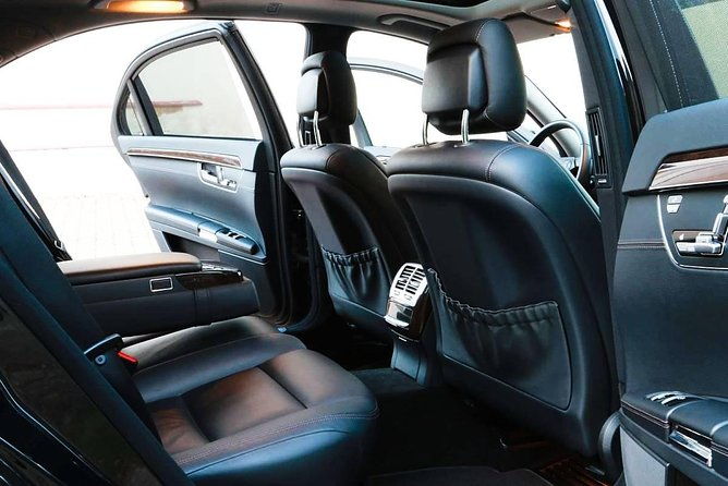 prague-airport-luxury-transfer-by-a-mercedes-benz-s-class