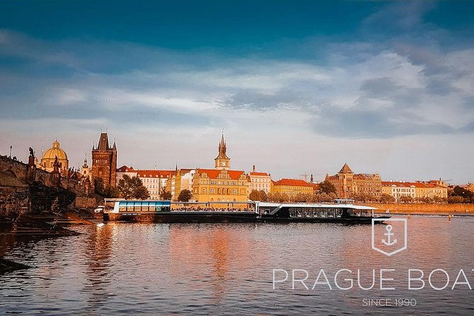 prague-boats-3-hour-dinner-cruise