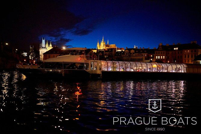 prague-boats-3-hours-crystal-dinner-cruise