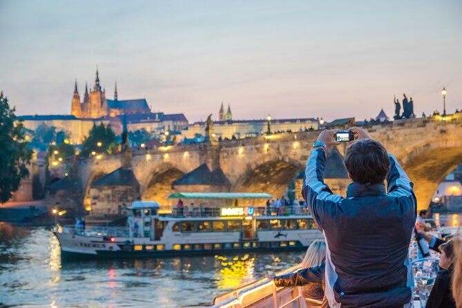 prague-sightseeing-boat-cruise-with-buffet-dinner