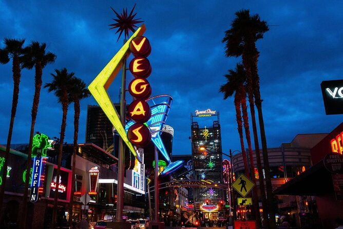 private-1-hour-downtown-las-vegas-tour-in-a-talking-gocar-2