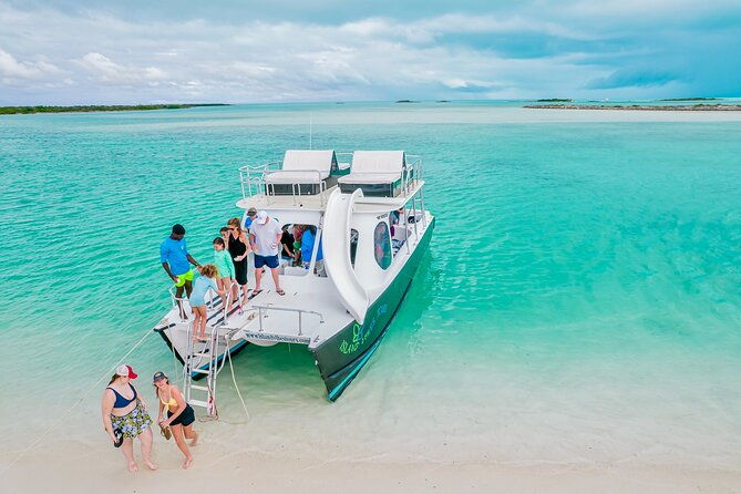 private-4-hour-power-catamaran-excursion-in-grace-bay