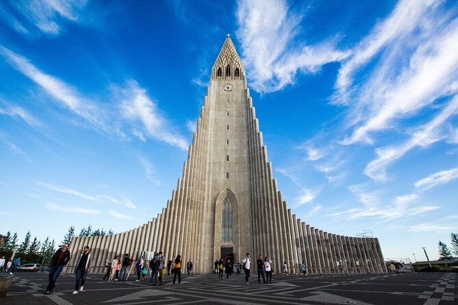 private-airport-transfer-from-reykjavik-to-keflavik-int-airport