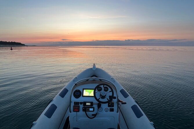 private-boat-sightseeing-tour-along-the-north-norfolk-coast-2