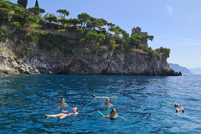 private-boat-tour-along-the-amalfi-coast