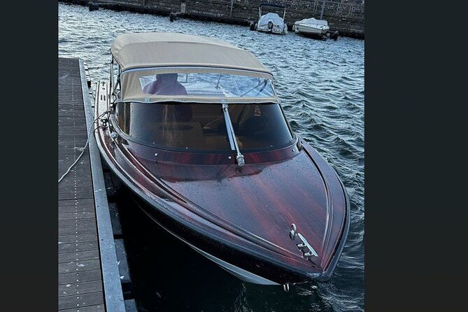 private-boat-tour-como-wood-classic-boat