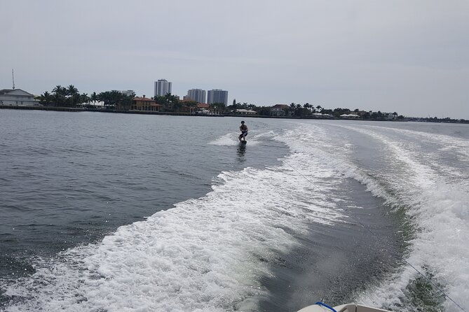 private-boat-tour-in-palm-beach-waterways