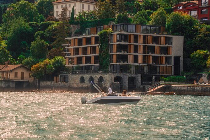 private-boat-tour-on-lake-como-6