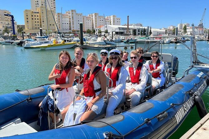 private-boat-tour-through-the-benagil-caves