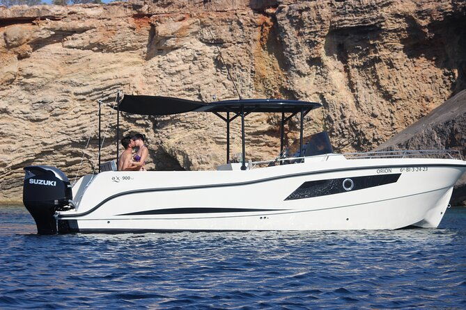 private-boat-tours-around-ibiza