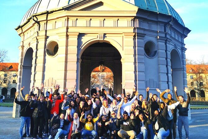 private-classic-bike-tour-of-munich-min-4-22-riders