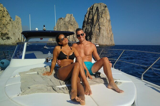 private-cruise-around-capri-yacht-40
