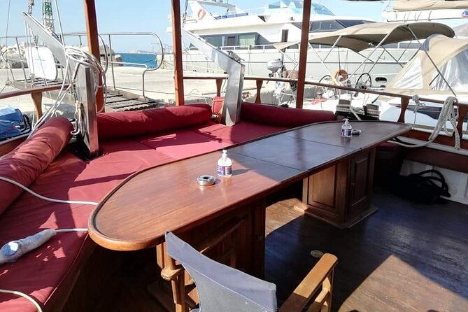 private-cruise-with-galateaparosantiparosdespotikobluelagoon