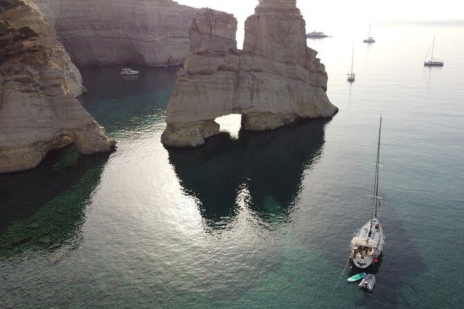 private-daily-sailing-cruise-to-discover-the-highlights-of-milos-2