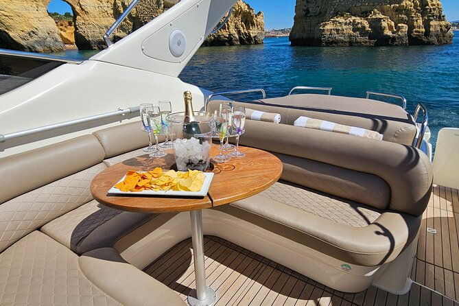 private-evening-charter-with-champagne-drinks-snacks