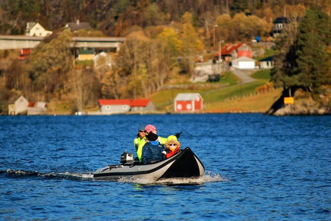 private-fjordcruise-by-luxury-pontoon-boat-bergen-fjords