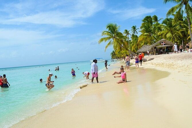 private-full-day-tour-to-saona-island-from-bayahibe-with-lunch