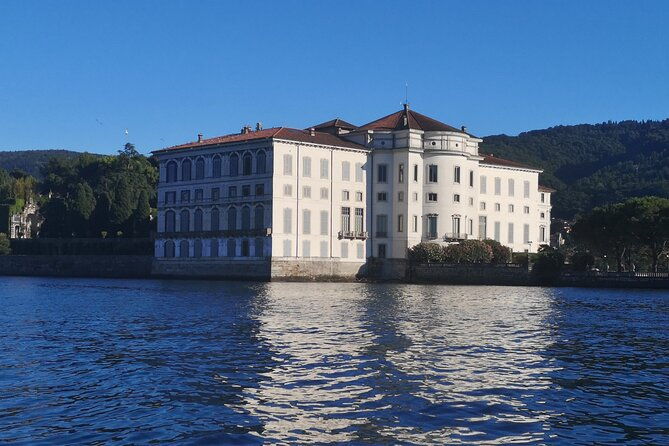 private-guided-boat-tour-of-lake-maggiores-borromeo-islands