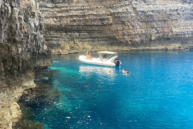 private-half-day-boat-sazani-island-haxhi-aliu-cave-2