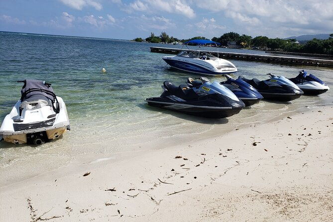 private-jet-skiing-tour-from-montego-bay-jamaica
