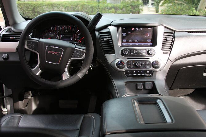 private-luxury-suv-airport-transfer-round-trip