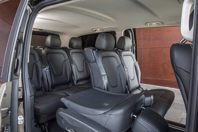 private-luxury-van-departure-from-copenhagen-to-copenhagen-port