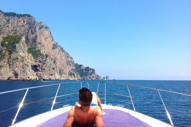 private-luxury-yacht-tour-with-lunch-and-drinks