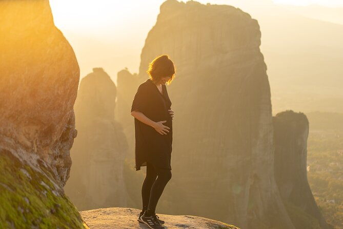 private-meteora-photo-shoot-with-a-professional-photographer