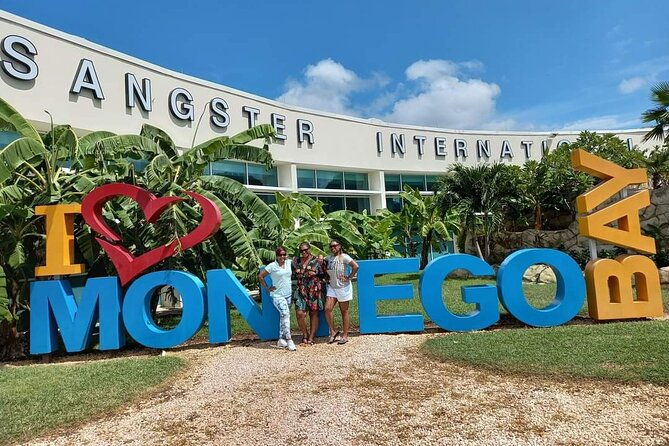 private-montego-bay-airport-transfer-to-negril-3