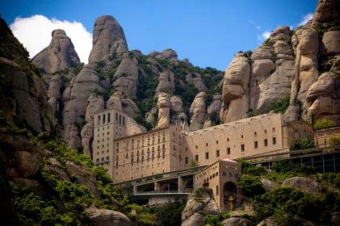 private-montserrat-gaudi-and-modernism-day-trip-from-barcelona-3