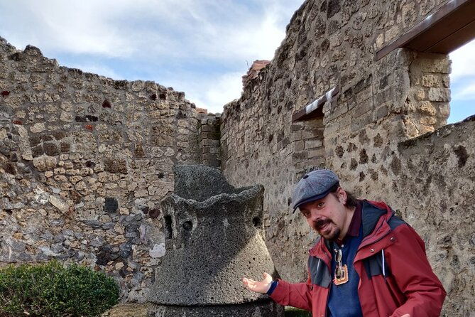 private-pompeii-tour-with-fast-entrance-tickets-to-the-ruins-exclusive-guide