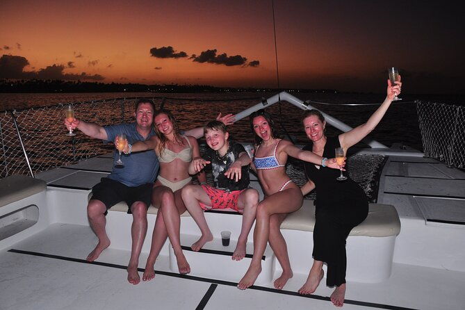 private-punta-cana-sunset-cruise-champagne-bbq-with-lobster