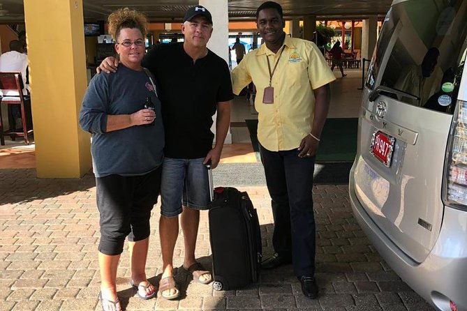 private-round-trip-airport-transfers-in-and-around-montego-bay